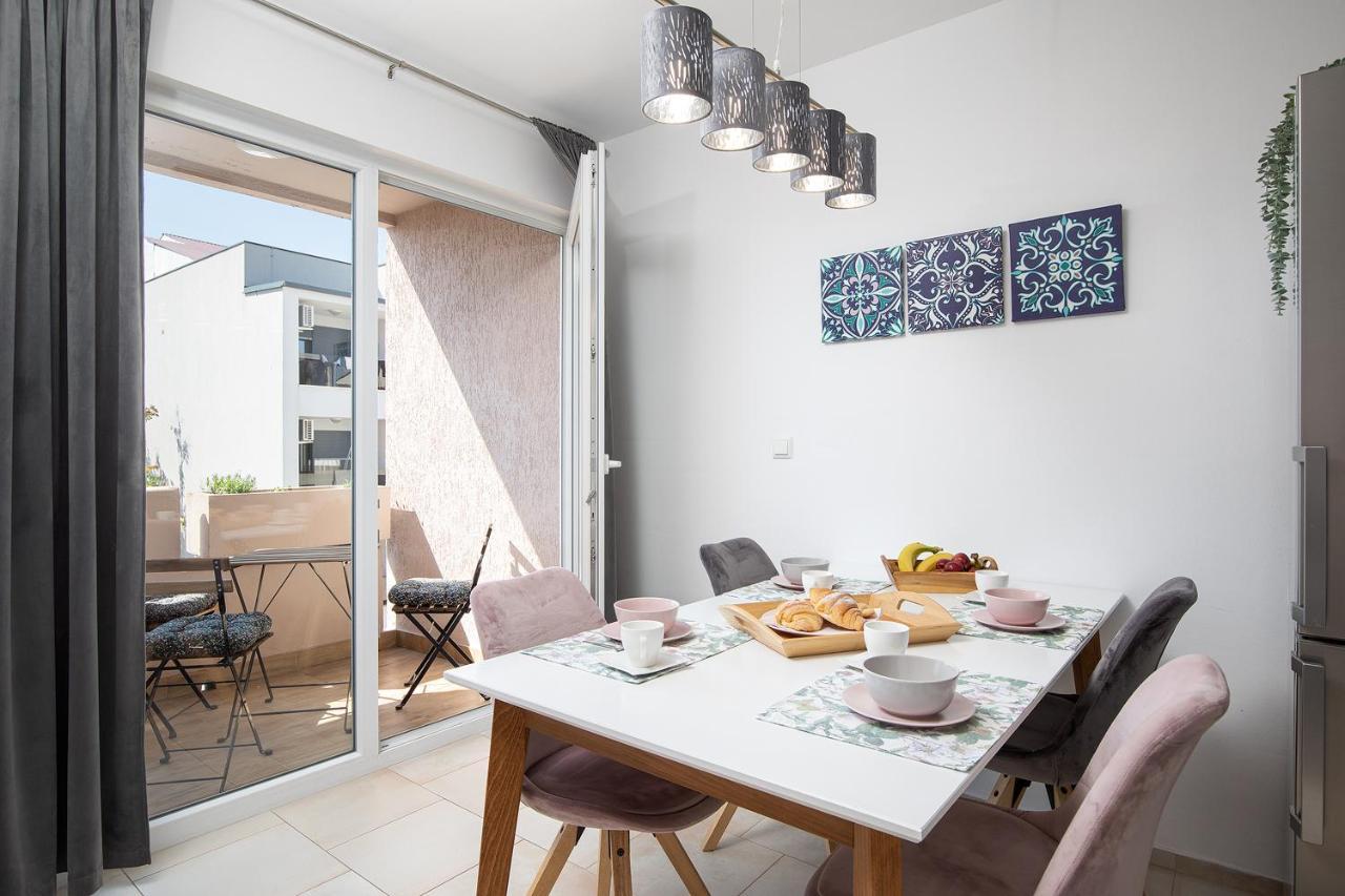 Stylish City Stay With Balcony & Free Parking PUY Exterior foto