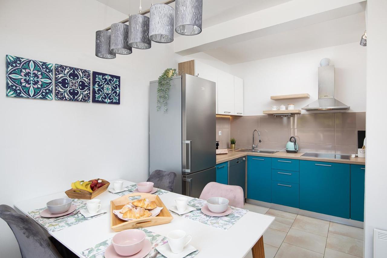 Stylish City Stay With Balcony & Free Parking PUY Exterior foto
