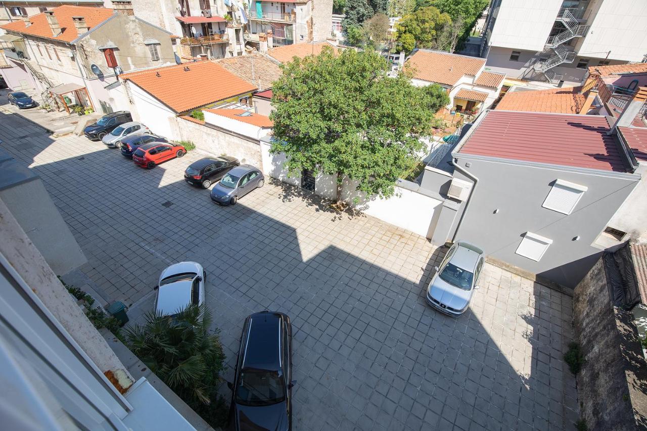 Stylish City Stay With Balcony & Free Parking PUY Exterior foto